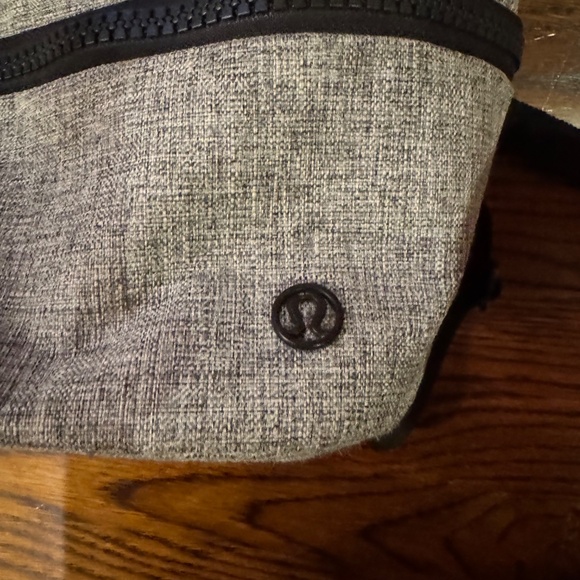 Lululemon Go Lightly Rucksack 26L heathered black/gray main image 4
